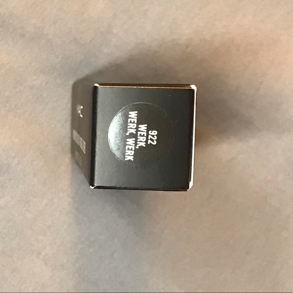 MAC Powder Kiss Lipstick in Werk, Werk, Werk - Picture 15 of 15